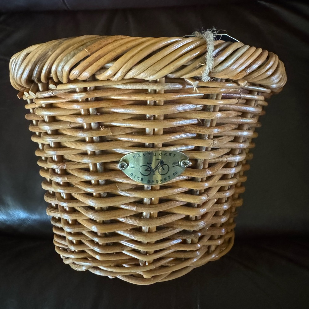 Nantucket-Style Wicker Bike Basket - Natural Brown